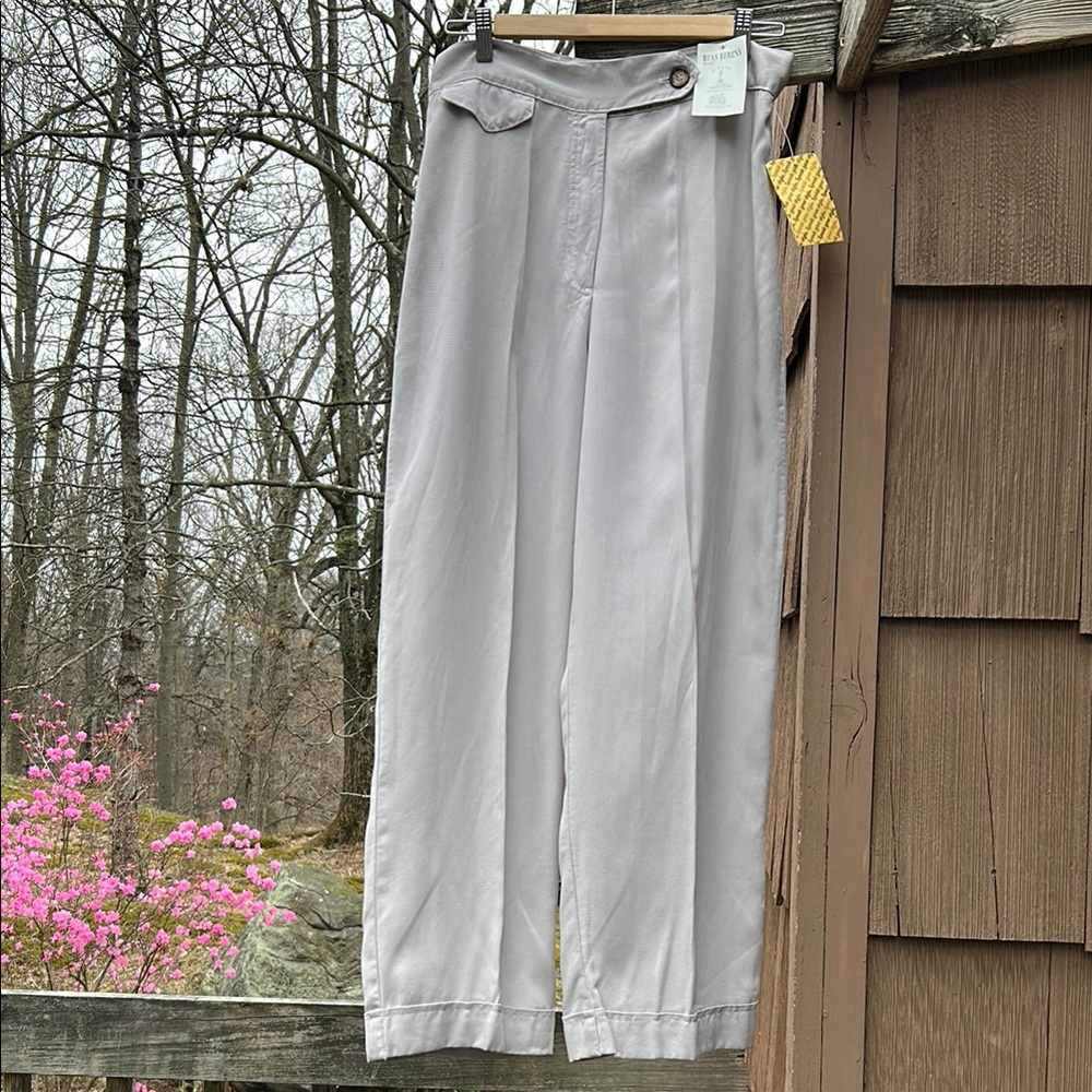 Chic Gray Dress pants with Lightweight Fabric
SOLD